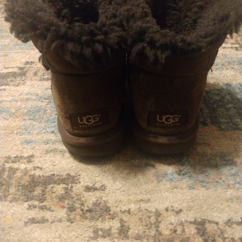 Ugg Boots - image 4